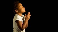 praying child