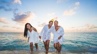 black-women-beach-travel