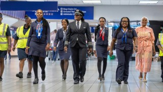 american-airlines-all-black-female-crew-coleman