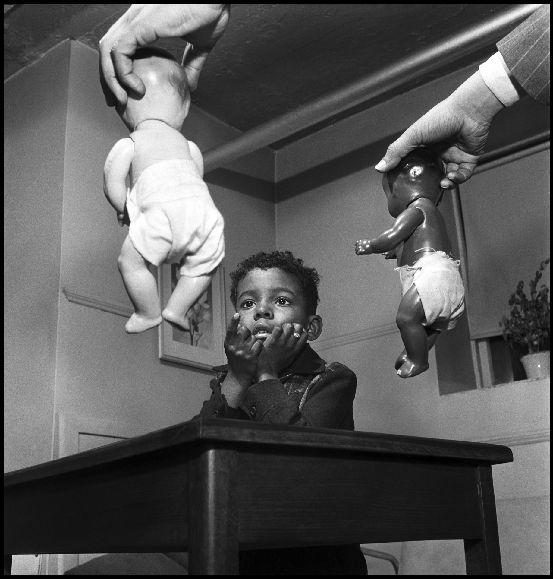 Gordon-Parks-Doll-Test-Harlem-1947