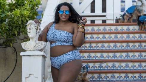 swimsuits-for-extra-curvy-girls